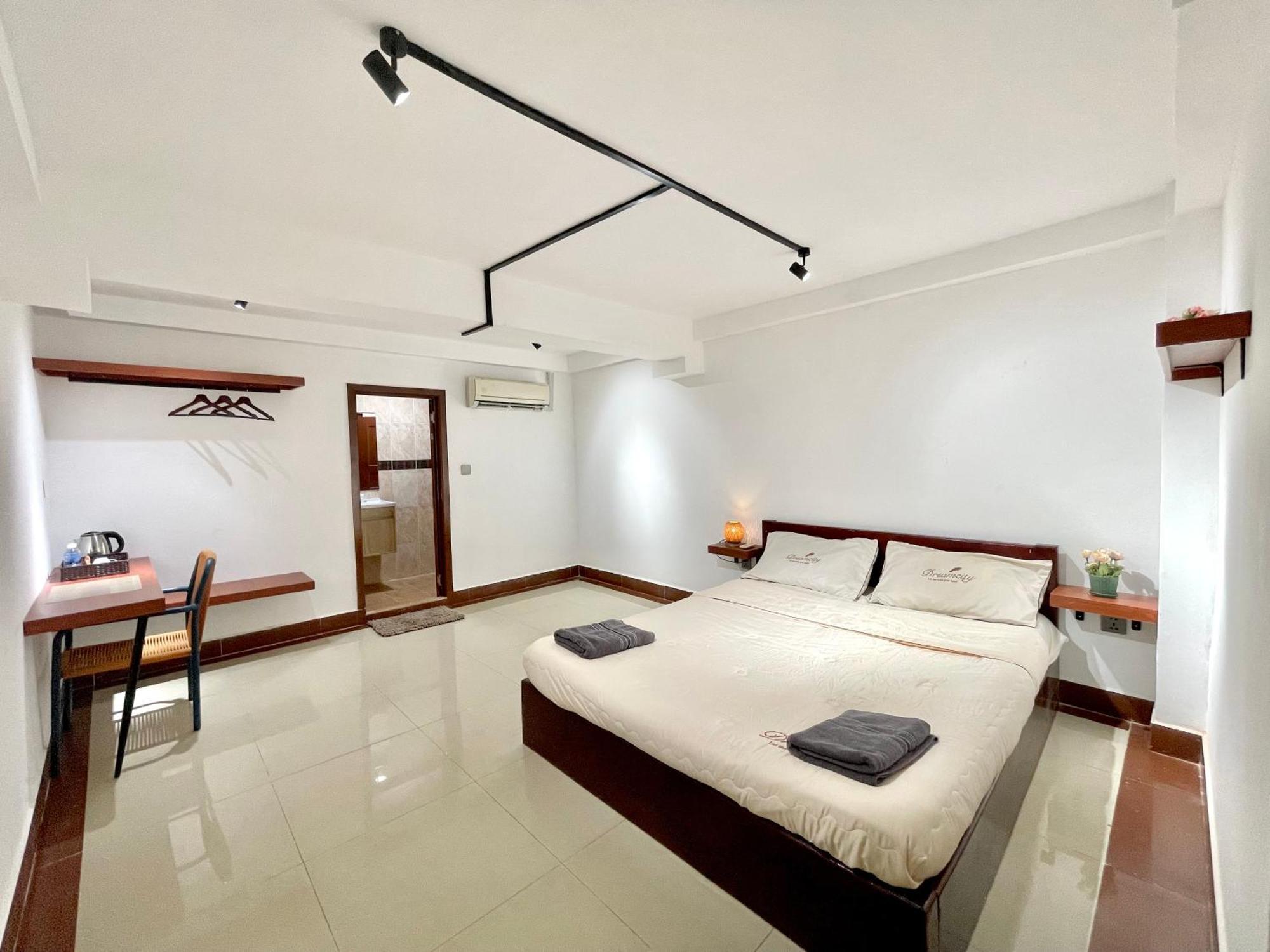 Sky Hotel Central Phnom Penh - Rooms & Apartments Εξωτερικό φωτογραφία